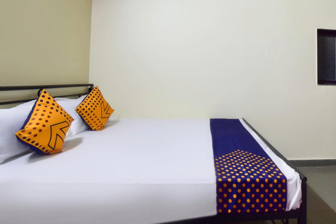 Spot On 66795 Hotel Abhijeet Otur Экстерьер фото